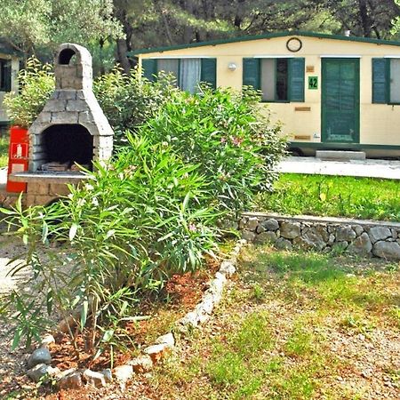 Mobile Homes In Camp Kovacine, Cres, With Long Pebble Beach Екстериор снимка